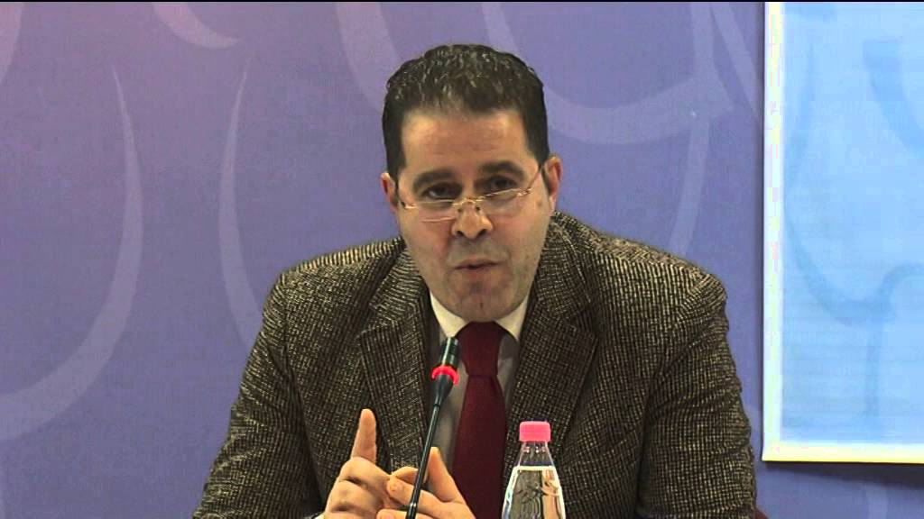 Qeni leh për stan të vet! Qeni leh për stan të vet!