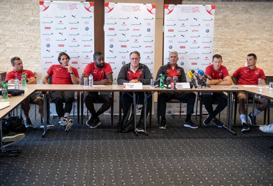 Granit Xhaka kërkon falje për shqiponjën e Botërorit, ironizon Shaqiri! Granit Xhaka kërkon falje për shqiponjën e Botërorit, ironizon Shaqiri!