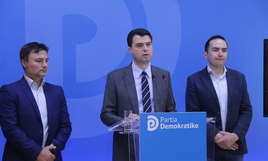 Demokrat, nëse nuk e largoni dot Lulziun, mbyllini thesin e rrenave se i’u degjeneroi Demokrat, nëse nuk e largoni dot Lulziun, mbyllini thesin e rrenave se i’u degjeneroi