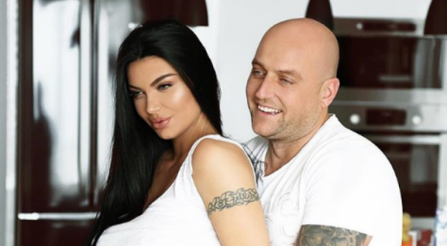 Zaimina tregon për herë të parë: Ja si shkoj me vajzat e burrit