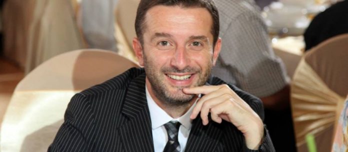 ‘A ka kush gjë për të thënë?’ Braçe ironizon opozitën pas kapjes së Safet Rustemit ‘A ka kush gjë për të thënë?’ Braçe ironizon opozitën pas kapjes së Safet Rustemit