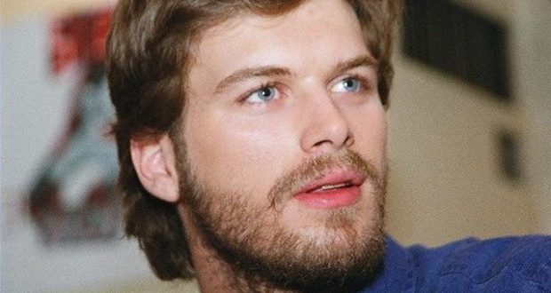 Kur Kivanc Tatlitug na bën krenar: Jam shqiptar, babai im është nga Prishtina (Video) Kur Kivanc Tatlitug na bën krenar: Jam shqiptar, babai im është nga Prishtina (Video)