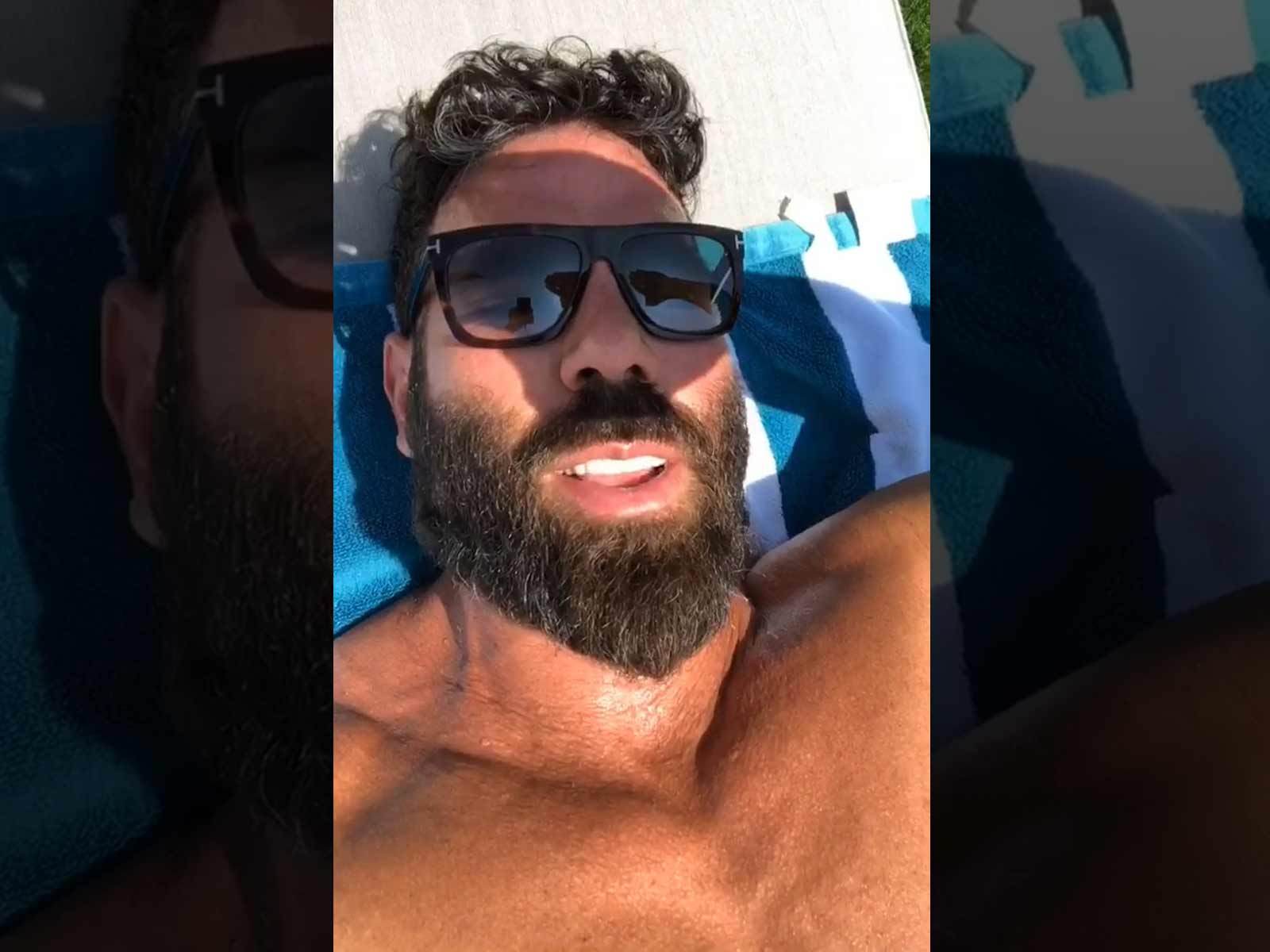 Dan Bilzerian fans i këngëtarit të njohur shqiptar, poston video duke… Dan Bilzerian fans i këngëtarit të njohur shqiptar, poston video duke…