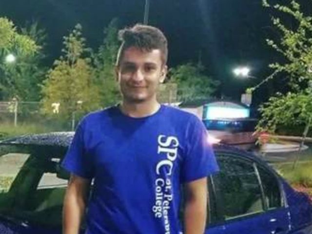 “Akte që të mbeten ndërmend gjatë”, një elegji për 22 vjeçarin shqiptar që u bë frymëzim për Amerikën “Akte që të mbeten ndërmend gjatë”, një elegji për 22 vjeçarin shqiptar që u bë frymëzim për Amerikën