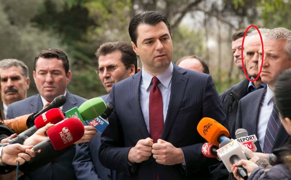 Familjet kriminale… Mustaf Lici i përgjigjet Artan Hoxhës Familjet kriminale… Mustaf Lici i përgjigjet Artan Hoxhës