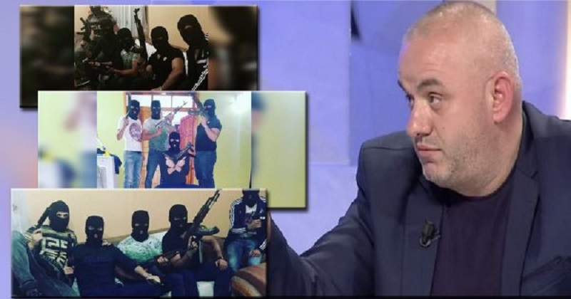 Gazetari publikon fotot e të rinjve me arsenal armësh: Këta janë të fortit që po terrorizojnë Shkodrën Gazetari publikon fotot e të rinjve me arsenal armësh: Këta janë të fortit që po terrorizojnë Shkodrën