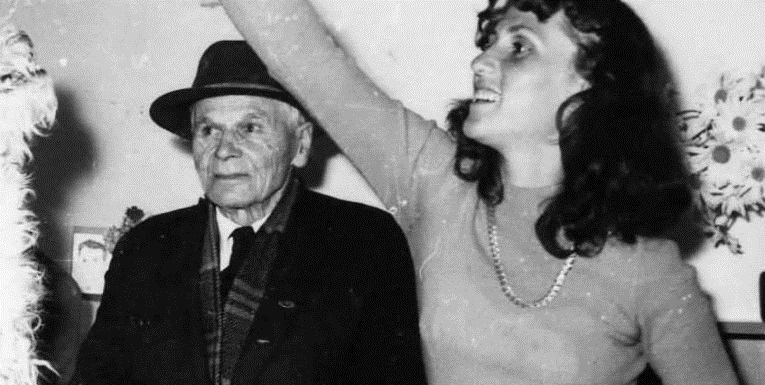 Avioni “Lasgush”, shpërthen vajza e shkrimtarit: Kllouna handikapatë, tani ja mësuat emrin! Avioni “Lasgush”, shpërthen vajza e shkrimtarit: Kllouna handikapatë, tani ja mësuat emrin!