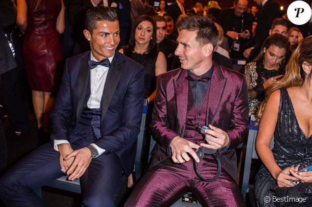 Messi “provokon” Ronaldon, do të jetë i pranishëm në ceremoninë e UEFA-s Messi “provokon” Ronaldon, do të jetë i pranishëm në ceremoninë e UEFA-s