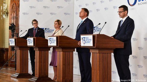 Për një “politikë të re ndaj Lindjes” Për një “politikë të re ndaj Lindjes”