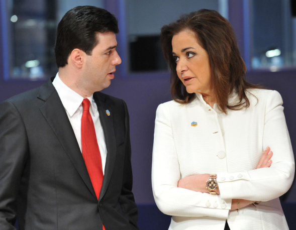 CV e krimeve të Lulzim Bashës, mister përdorimi i 7 pasaportave CV e krimeve të Lulzim Bashës, mister përdorimi i 7 pasaportave