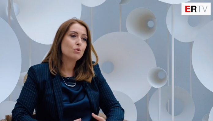 Bonusi i bebes/ Manastirliu shpjegon se si do jepet pagesa për fëmijët e porsalindur Bonusi i bebes/ Manastirliu shpjegon se si do jepet pagesa për fëmijët e porsalindur