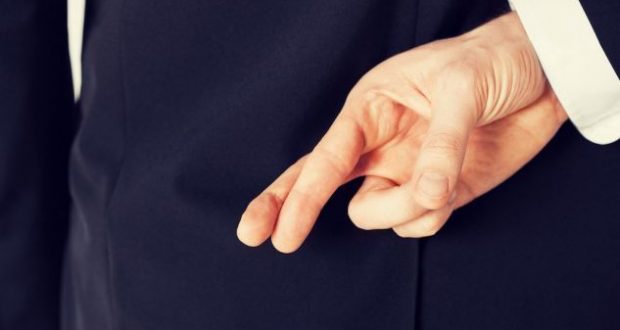 Kështu e zbuloni personin që ju gënjen Kështu e zbuloni personin që ju gënjen