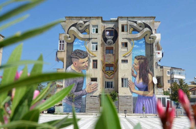 Muralja e Urës Vajgurore përzgjidhet si 1 nga 10 më të mirat në botë Muralja e Urës Vajgurore përzgjidhet si 1 nga 10 më të mirat në botë