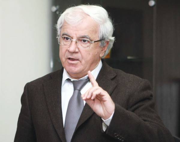 Ngjela akuzon Metën: Turp historik, kur kemi president një njeri, që dora dhe këmba i duken dy këmbë!