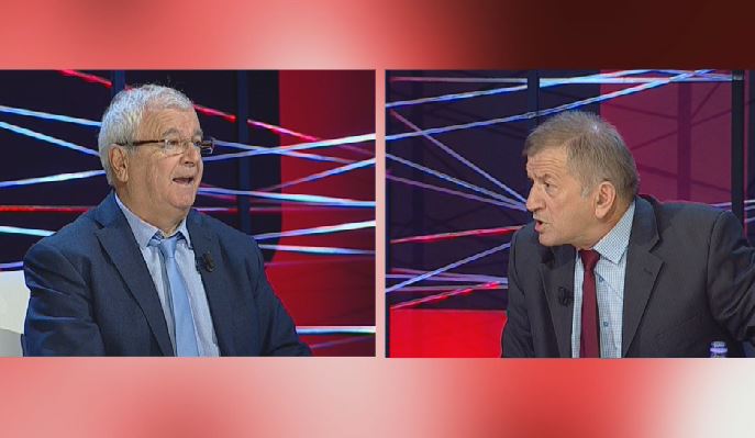 Spartak Ngjela, sherr në studio me “grekun” Panajot Barka: Jot’ëmë ia ka vënë… (Video) Spartak Ngjela, sherr në studio me “grekun” Panajot Barka: Jot’ëmë ia ka vënë… (Video)