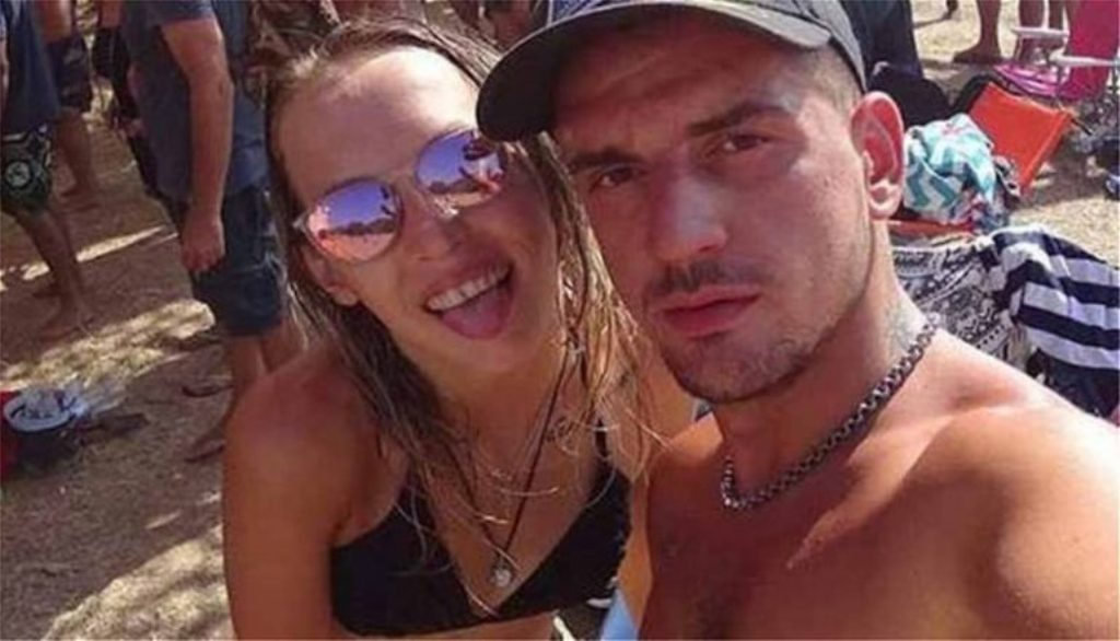 Shqiptari dhe e dashura e tij humbin jetën në aksident në Greqi, në kërkim të autorit Shqiptari dhe e dashura e tij humbin jetën në aksident në Greqi, në kërkim të autorit