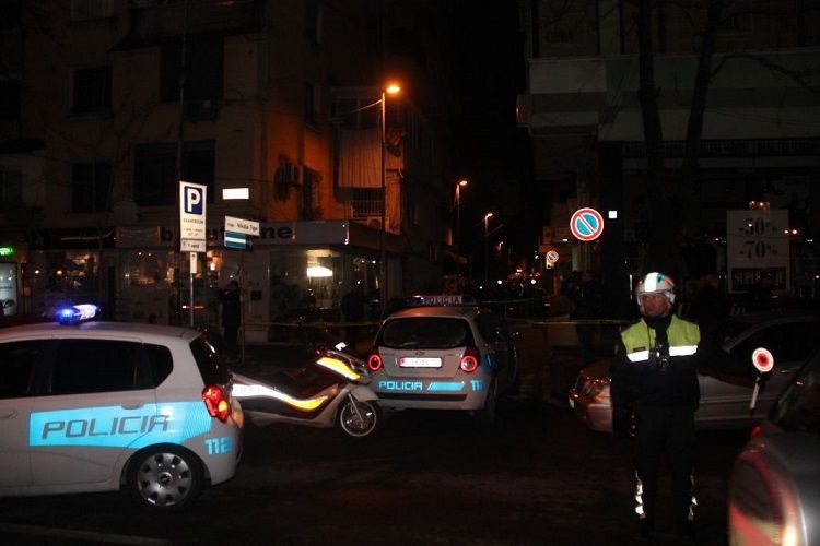 E rëndë/ Babai mostër nxiti të birin adoleshent: Shko merr thikën dhe vrite ose nuk je djalë! E rëndë/ Babai mostër nxiti të birin adoleshent: Shko merr thikën dhe vrite ose nuk je djalë!