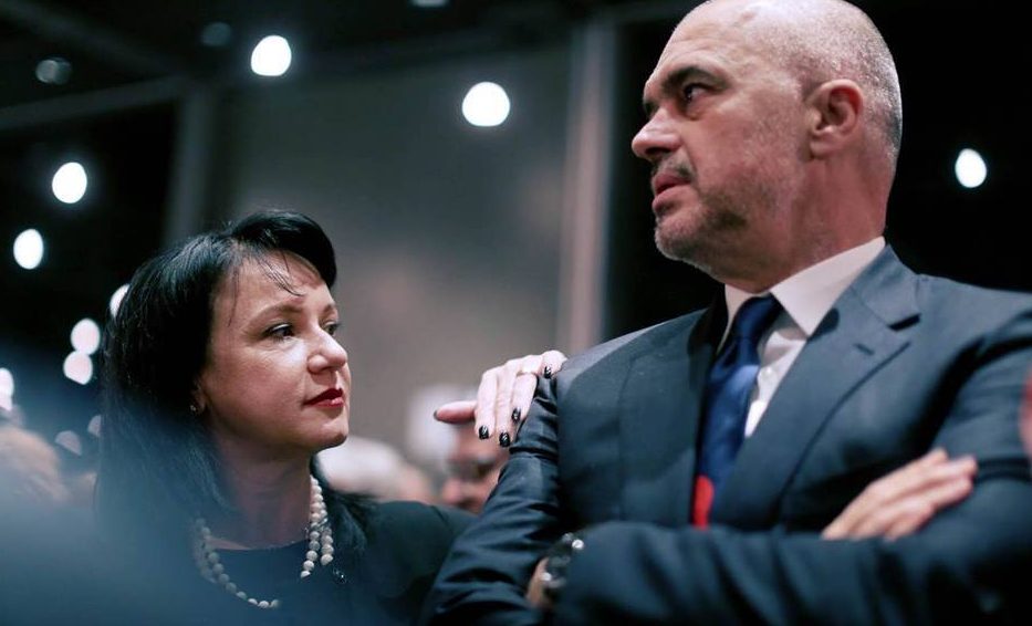 Edi Rama: Dita më e lumtur e jetës kur të më hetoni mua, gruan, familjen, sarajet… Edi Rama: Dita më e lumtur e jetës kur të më hetoni mua, gruan, familjen, sarajet…