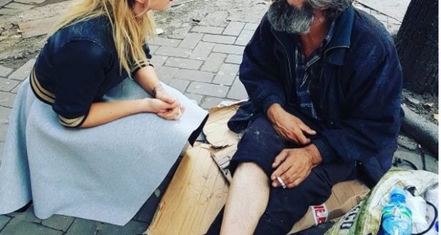 FOTO/ Ja kush është babai i Roza Latit dhe ish-burri i Ritës FOTO/ Ja kush është babai i Roza Latit dhe ish-burri i Ritës