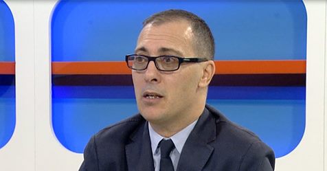 Adi Krasta: Kolegët e mi të njohur gazetarë, më thonë se publiku shqiptar është vulgar, fshataresk dhe injorant Adi Krasta: Kolegët e mi të njohur gazetarë, më thonë se publiku shqiptar është vulgar, fshataresk dhe injorant