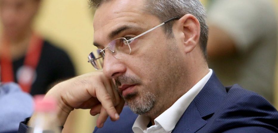 Prokurorët mbajnë peng çështjen “Tahiri”, ish-deputeti fiton të gjitha përballjet me drejtësin, organi akuzës bënë lojë letrash dhe afatesh Prokurorët mbajnë peng çështjen “Tahiri”, ish-deputeti fiton të gjitha përballjet me drejtësin, organi akuzës bënë lojë letrash dhe afatesh