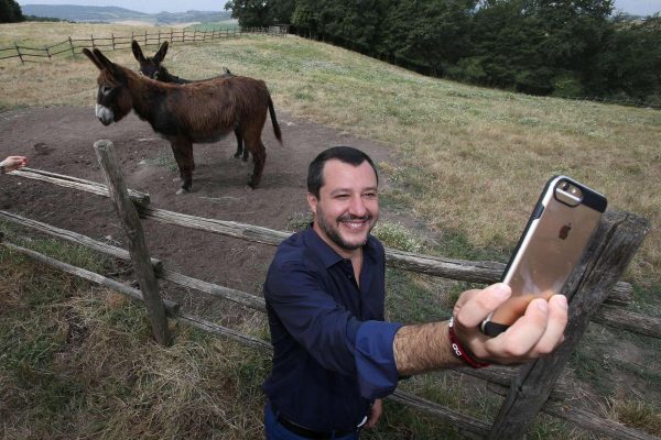 Qeveria Italiane miraton “Dekreti Salvini” ligjin e kontestuar anti-emigracion! Qeveria Italiane miraton “Dekreti Salvini” ligjin e kontestuar anti-emigracion!