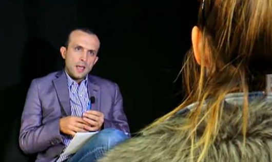 Ekskluzive/ Xhisiela Maloku: Ish-oficeri Nuhu gënjen, deputetët Balla e Rrahja nuk ishin në polici (VIDEO) Ekskluzive/ Xhisiela Maloku: Ish-oficeri Nuhu gënjen, deputetët Balla e Rrahja nuk ishin në polici (VIDEO)