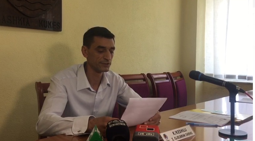 Kryetari i Këshillit Bashkiak Kukës: Tarifa prej 100 lekësh e rrugës është e përballueshme nga qytetarët! Kryetari i Këshillit Bashkiak Kukës: Tarifa prej 100 lekësh e rrugës është e përballueshme nga qytetarët!