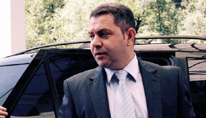 Shpëtimi i penduar dhe me lotë në sy… kërkon strehim tek foleja e tradhëtarëve që i shitën trojet grekëve! Shpëtimi i penduar dhe me lotë në sy… kërkon strehim tek foleja e tradhëtarëve që i shitën trojet grekëve!