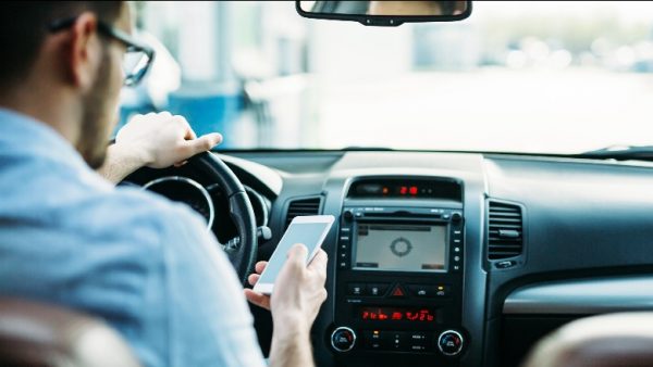 Përse duhet shumëfishuar gjoba për celularin në timon Përse duhet shumëfishuar gjoba për celularin në timon