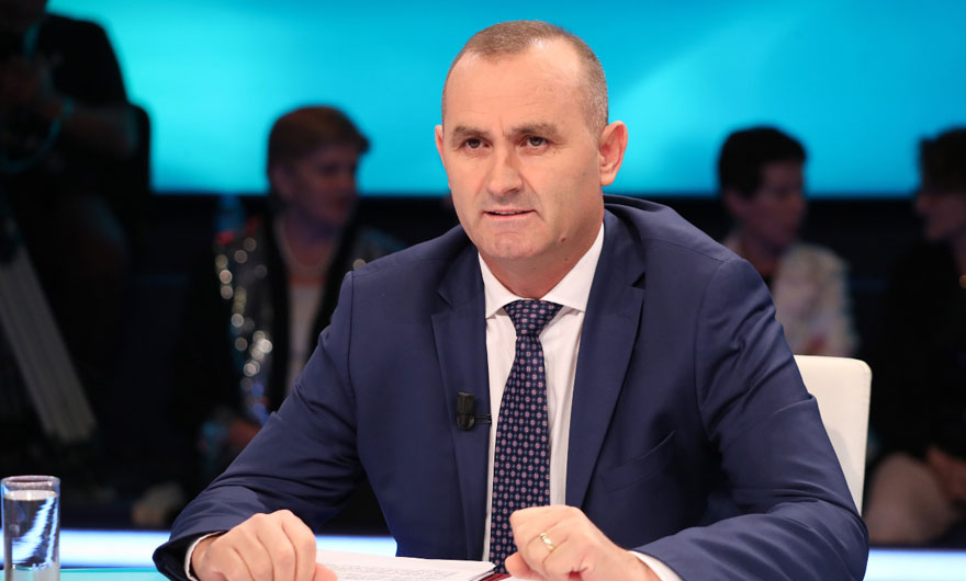 Kërcënimi ndaj oficerit/ Manja: PD është kthyer në azil politik Kërcënimi ndaj oficerit/ Manja: PD është kthyer në azil politik