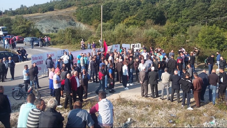 Thaçi kundër qytetarëve që nuk lejuan Vuçiçin: Bllokimi i rrugëve nuk na ndihmon Thaçi kundër qytetarëve që nuk lejuan Vuçiçin: Bllokimi i rrugëve nuk na ndihmon