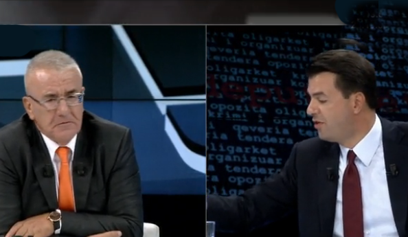 Ja çfarë mendonte Yll Rakipi për Bashën në çadër: Po shan ata me të cilët rrije b*thë e brekë! Ja çfarë mendonte Yll Rakipi për Bashën në çadër: Po shan ata me të cilët rrije b*thë e brekë!