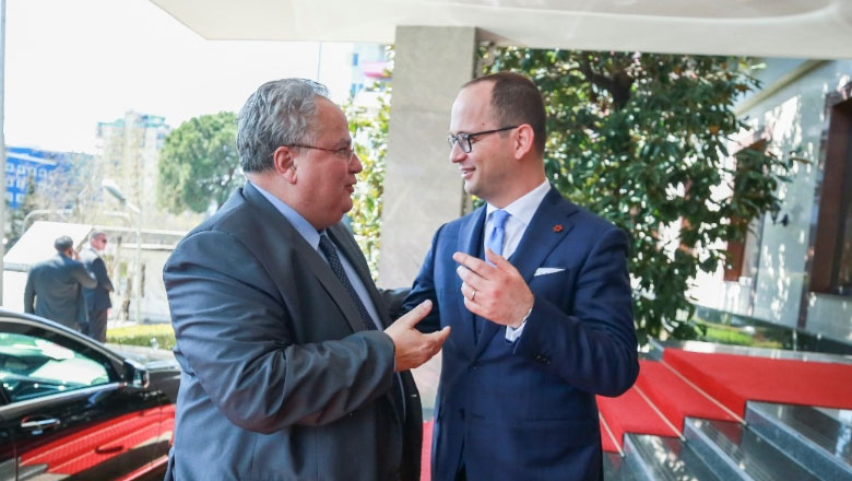 Dorëheqja e Nikos Kotzias/ Reagon Bushati: Faleminderit për kontributin tuaj! Dorëheqja e Nikos Kotzias/ Reagon Bushati: Faleminderit për kontributin tuaj!