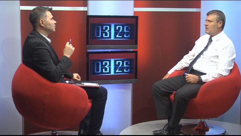 Prokurori që u konfliktua me Llallën fizikisht thirrje policisë: Merrni në mbrojtje gazetarin Hoxha! Prokurori që u konfliktua me Llallën fizikisht thirrje policisë: Merrni në mbrojtje gazetarin Hoxha!