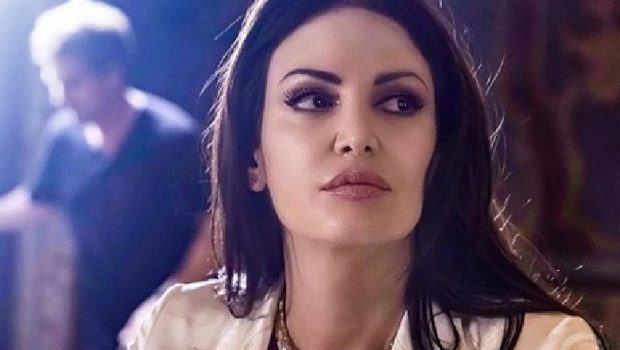 “Dikur të kam dashur, ende të dua”, për kë e ka vallë këtë deklaratë dashurie Bleona Qerreti? “Dikur të kam dashur, ende të dua”, për kë e ka vallë këtë deklaratë dashurie Bleona Qerreti?