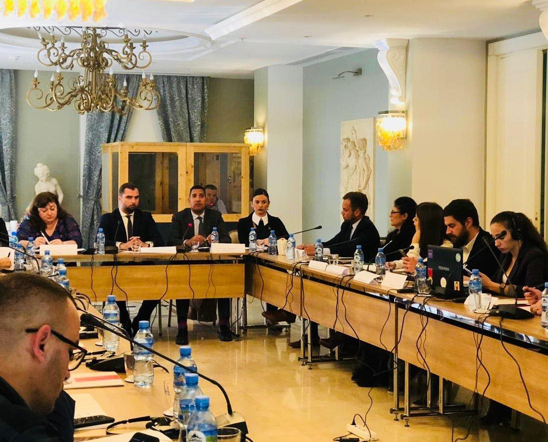 Mbahet Konferenca Rajonale e kornizës ligjore për Rininë: Zv ministri i Arsimit Kolgega e prezanton para partnerëve të Rajonit Mbahet Konferenca Rajonale e kornizës ligjore për Rininë: Zv ministri i Arsimit Kolgega e prezanton para partnerëve të Rajonit