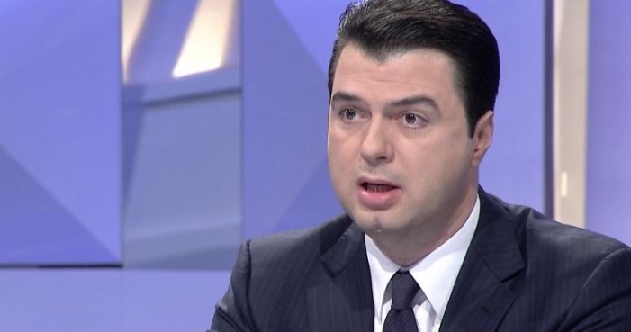 Vangjeli ia “fut llapën brenda” Bashës: A e di se Amerikanët kanë një dosje kundër jush?! Vangjeli ia “fut llapën brenda” Bashës: A e di se Amerikanët kanë një dosje kundër jush?!