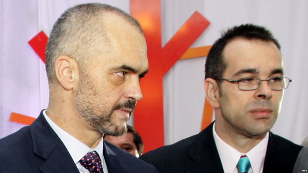 “Një grek më pak, një bastard më pak”! Shpërthen Olsi Rama: Komenton me tone të ashpra rastin ‘Kaçifa’ “Një grek më pak, një bastard më pak”! Shpërthen Olsi Rama: Komenton me tone të ashpra rastin ‘Kaçifa’