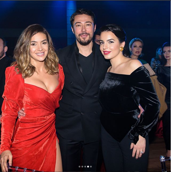 Normaliteti shqiptar, vajzat e pasura të show-t dhe profesorët e varfër Normaliteti shqiptar, vajzat e pasura të show-t dhe profesorët e varfër