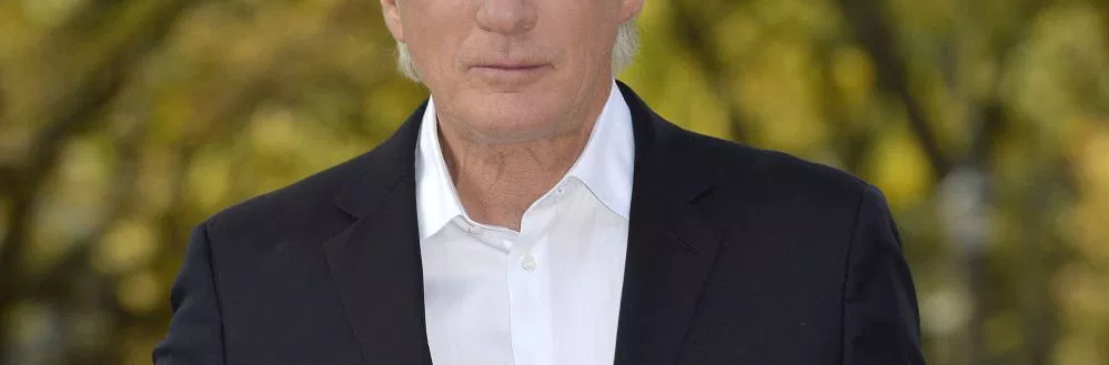 Çuditi botën, bëhet baba aktori i famshëm 70-vjeçar Çuditi botën, bëhet baba aktori i famshëm 70-vjeçar