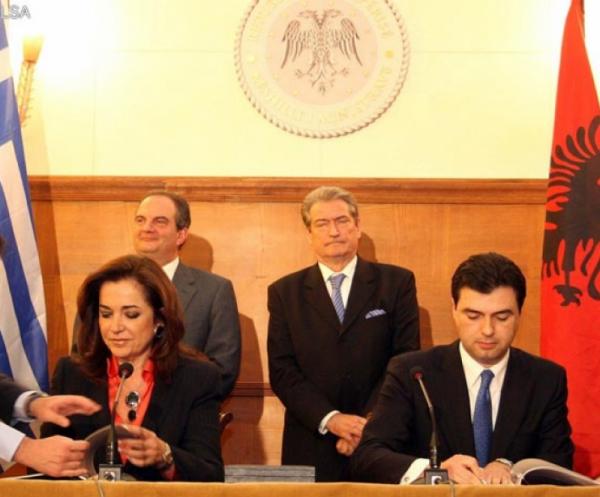 Berisha “urdhër” Metës: Mos firmos, marrëveshjen e detit që është diktuar nga pala greke! Berisha “urdhër” Metës: Mos firmos, marrëveshjen e detit që është diktuar nga pala greke!