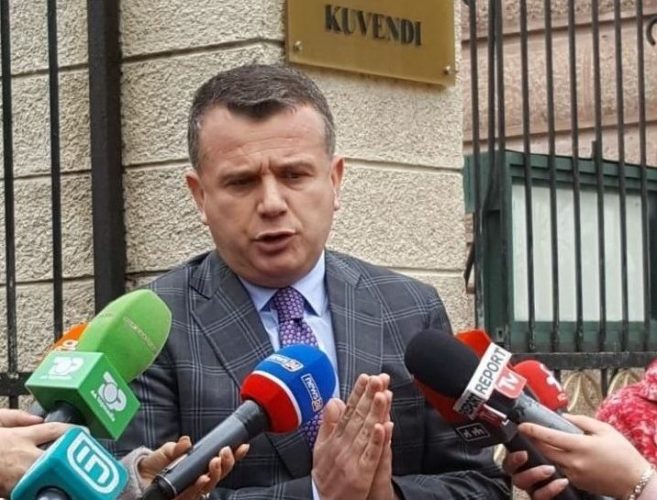 Balla: Drejtësia e re që po lind do t’i rihapë të gjitha dosjet e korrupsionit, ndaj Basha dhe Monika qëllojnë me gurë dhe molotov deputetët e mazhorancës dhe institucionet Balla: Drejtësia e re që po lind do t’i rihapë të gjitha dosjet e korrupsionit, ndaj Basha dhe Monika qëllojnë me gurë dhe molotov deputetët e mazhorancës dhe institucionet