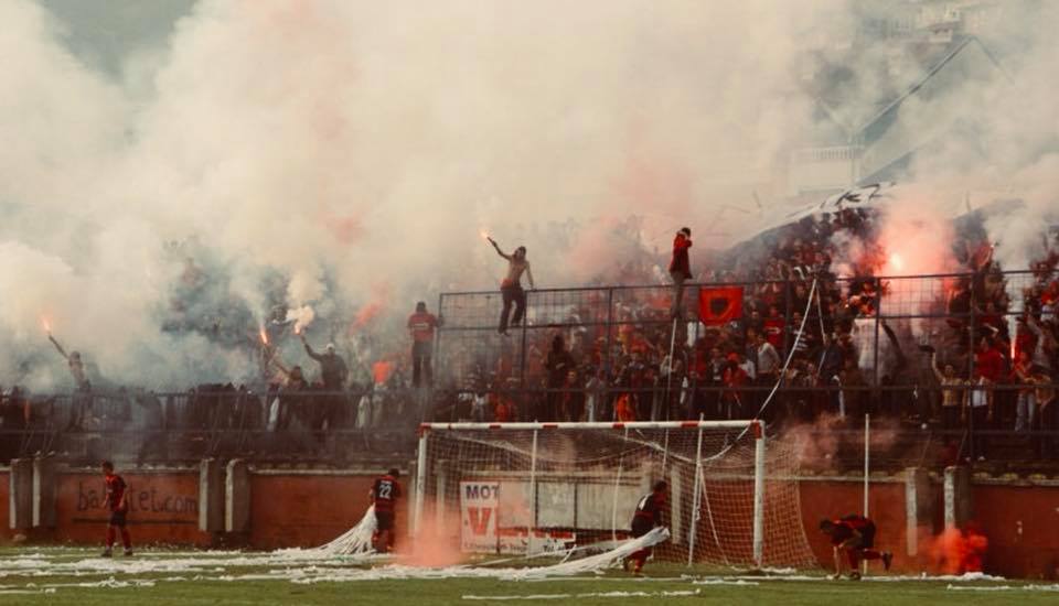 “Shkëndija” e Tetovës ngjyros Maqedoninë kuqezi dhe “djeg” Vardarin! “Shkëndija” e Tetovës ngjyros Maqedoninë kuqezi dhe “djeg” Vardarin!