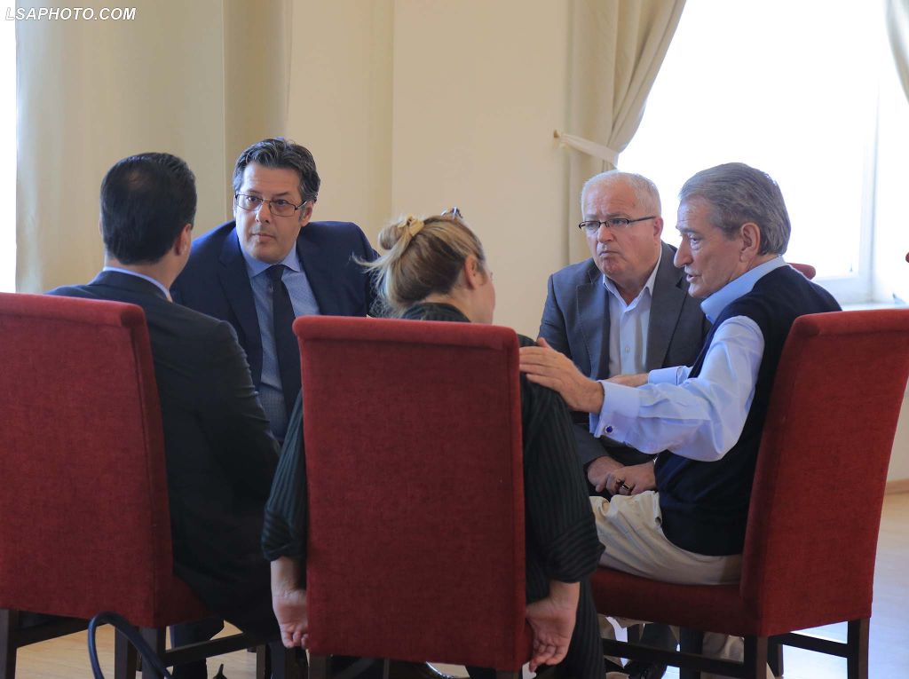 Berisha kërcënon Bashës: Kujdes! Do përmbysim njëherë Ramën me revolucion, pastaj do ketë zgjedhje Berisha kërcënon Bashës: Kujdes! Do përmbysim njëherë Ramën me revolucion, pastaj do ketë zgjedhje