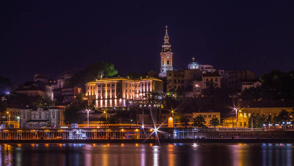 Flisnin shqip, rrihen dy adoleshent shqiptarë në serbi Flisnin shqip, rrihen dy adoleshent shqiptarë në serbi