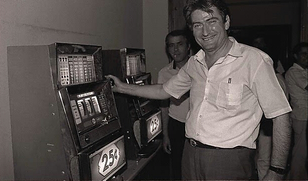 Mbyllja e basteve: Ja çfarë pritet të ndodhë sot në lidhje me to! (Dokument)