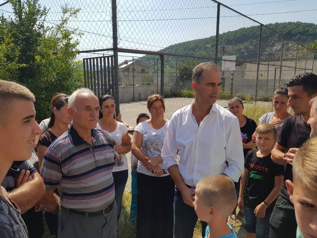 Të përdorësh fëmijët për qëllime politike është krim Luçi i Elbasanit! Të përdorësh fëmijët për qëllime politike është krim Luçi i Elbasanit!