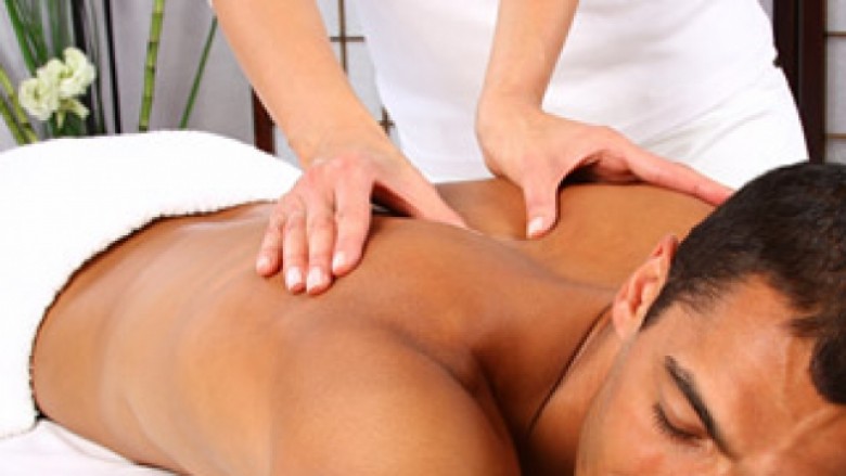 “Ti duhesh të heqësh brekët”! Zbardhen përgjimet në qendrën e masazhi në Tiranë (Video) “Ti duhesh të heqësh brekët”! Zbardhen përgjimet në qendrën e masazhi në Tiranë (Video)