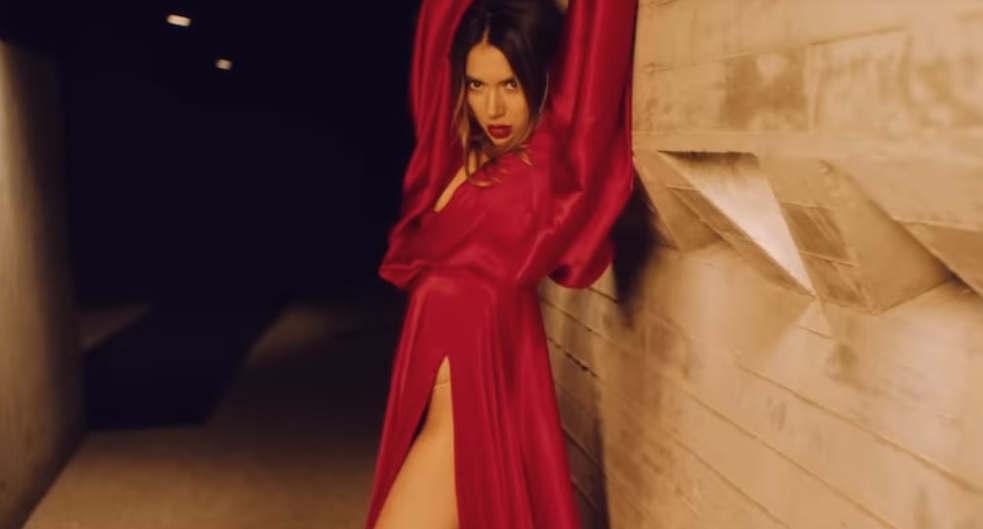 “Ua mbyll gojën të gjithëve”/ Pas ngjarjes në Bllok, reagon papritmas me një video Elvana Gjata “Ua mbyll gojën të gjithëve”/ Pas ngjarjes në Bllok, reagon papritmas me një video Elvana Gjata